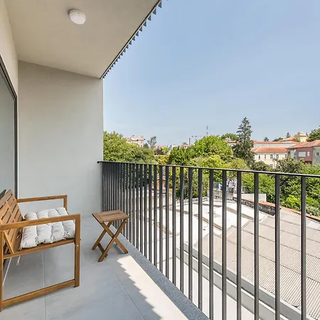 Spacious Apartman Porto