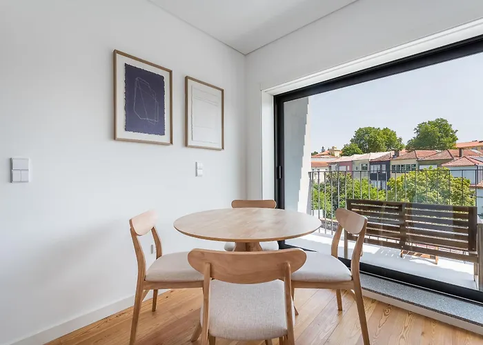 Spacious Apartman Porto